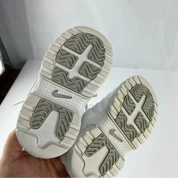 Nike 312913-111 7.5C Youth White Athletic Shoes Lace Up Swoosh - Picture 6 of 7